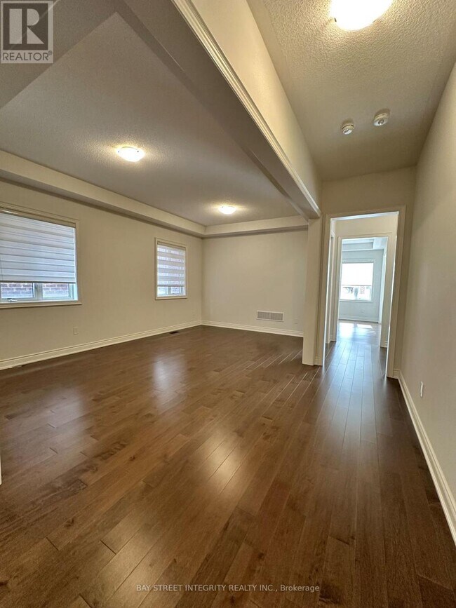 Photo du bâtiment - 1529 Day Ter