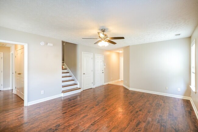 Foto del edificio - 1632 Beaconcrest Cir