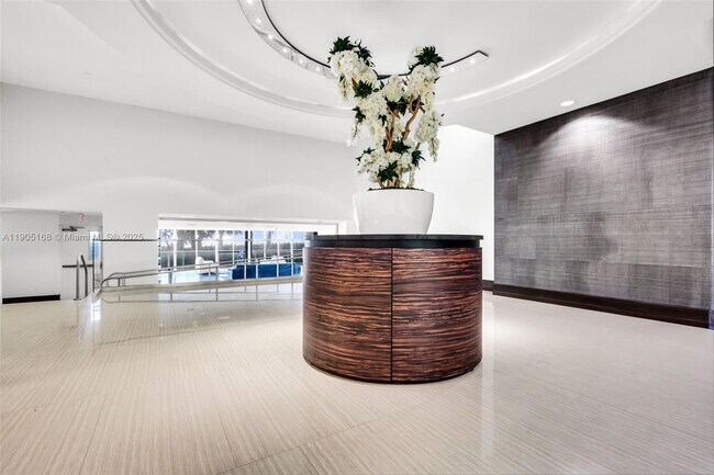 Foto del edificio - 16485 Collins Ave