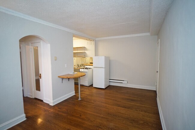 Foto del edificio - 842 W Ainslie St