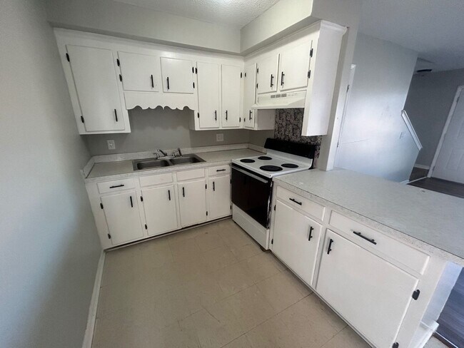 Building Photo - 1017 Leaphart St