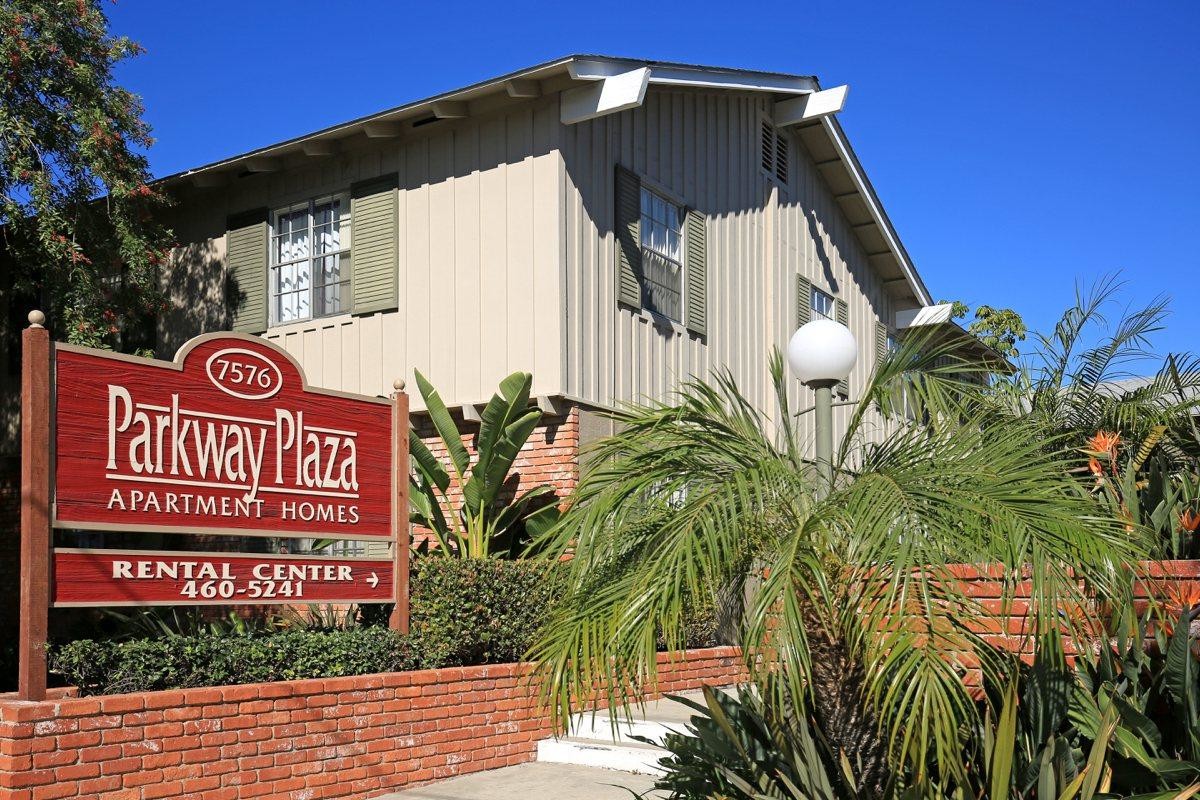 Primary Photo - 7576 Parkway Dr