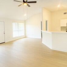 Building Photo - 906 Dixie Dr