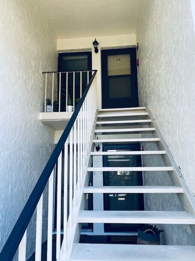 Foto del edificio - Fantastic 2br/2ba Furnished Annual Rental ...