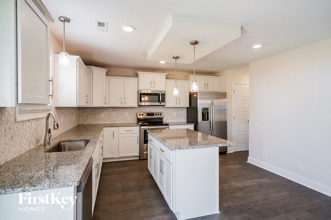 Building Photo - 1026 Creek Way