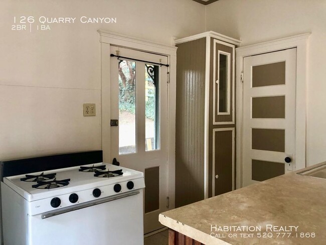 Building Photo - Charming 2 bed/1 bath in Old Bisbee!