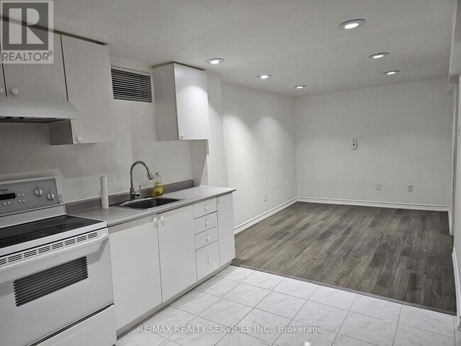 Building Photo - 21 Wayne Nicol Dr