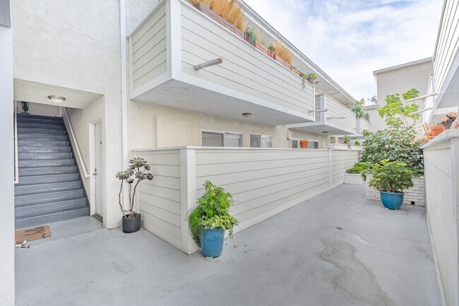 Foto del edificio - 1535 Granville Ave