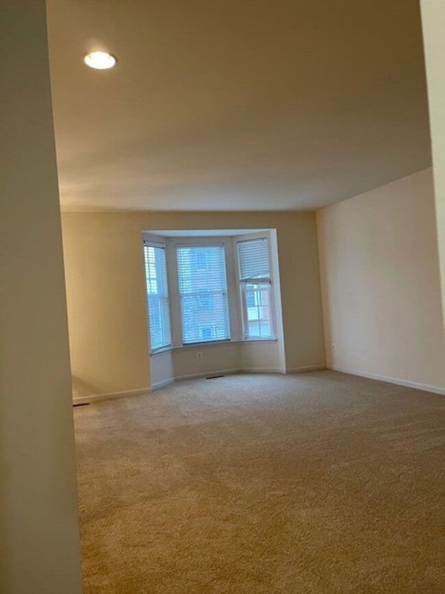 Building Photo - 12039 Kemps Landing Cir