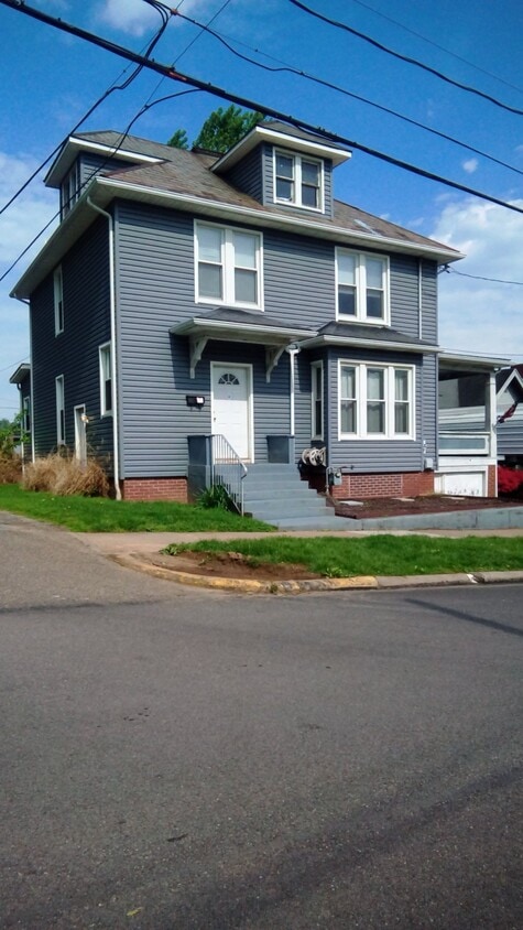 Primary Photo - 106 Vine St