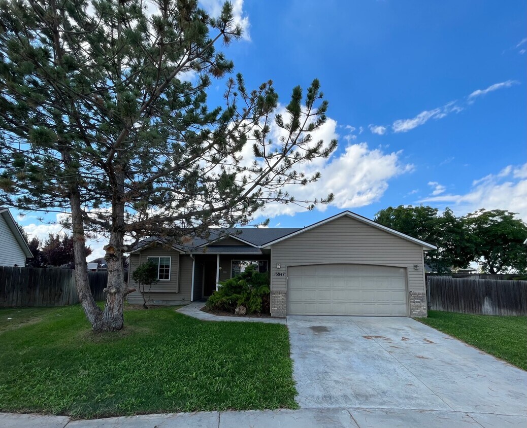 Foto principal - 16847 Bayou Way