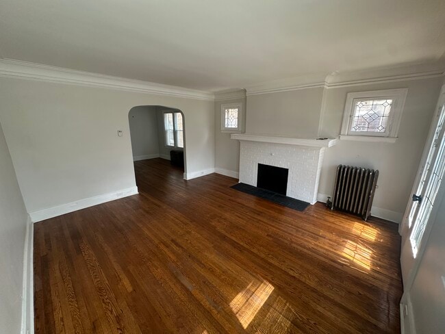 Foto del edificio - 2460 Gladstone St