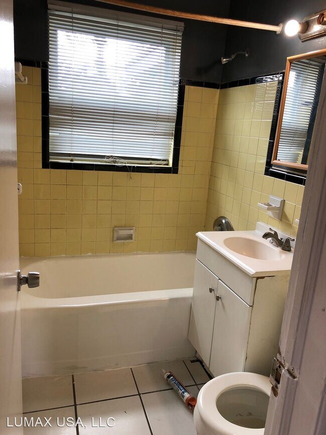 4 br, 1 bath House - 1306 NW 11 COURT photo'