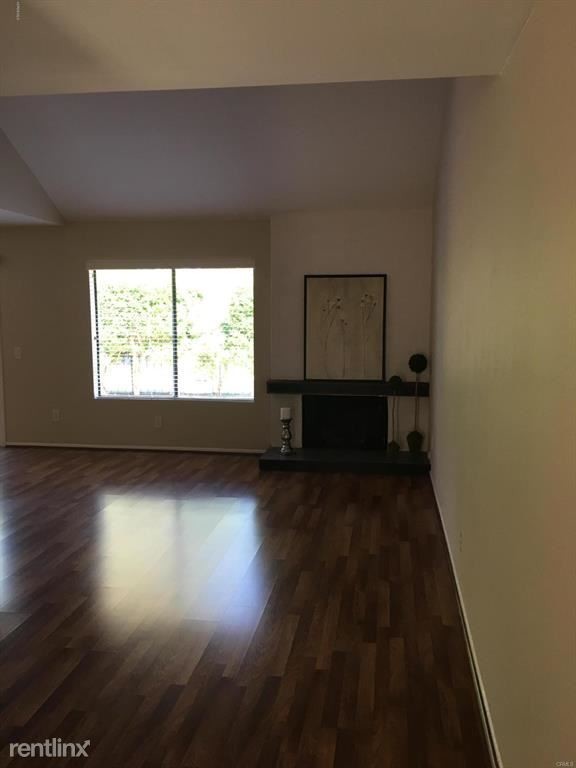 Building Photo - 3 br, 2.5 bath Townhome - 611 White Oak Ln