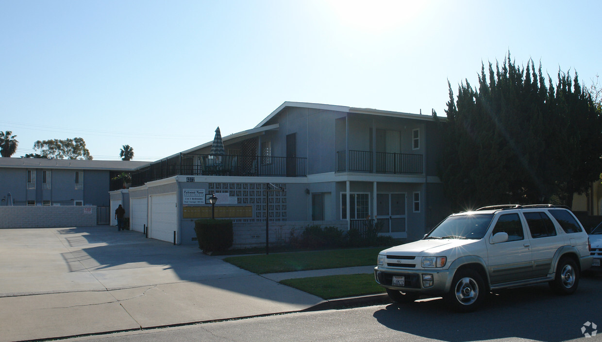 Building Photo - Parkwood Manor Apartments