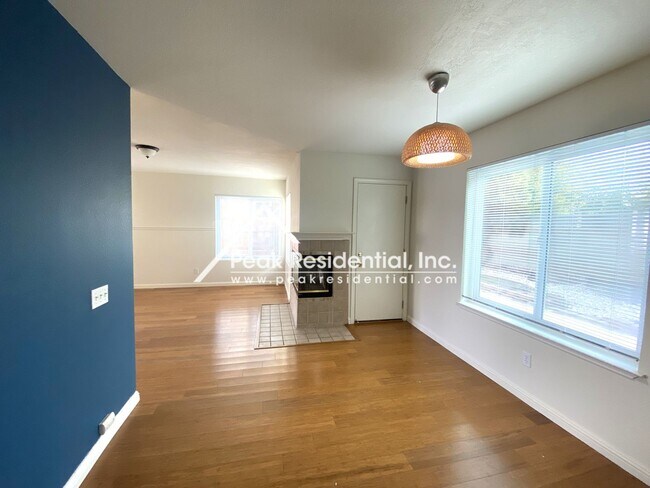 Foto del edificio - Beautiful Antelope 3bd/2.5ba Home with 2 Car Garage
