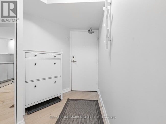 Building Photo - 77 Maitland Pl