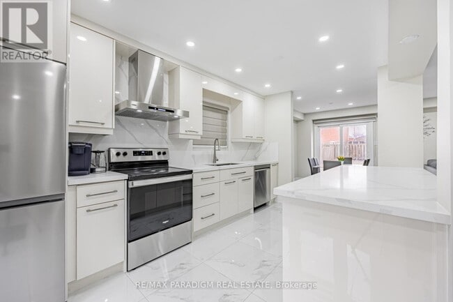 Building Photo - 612 Flavelle Ct
