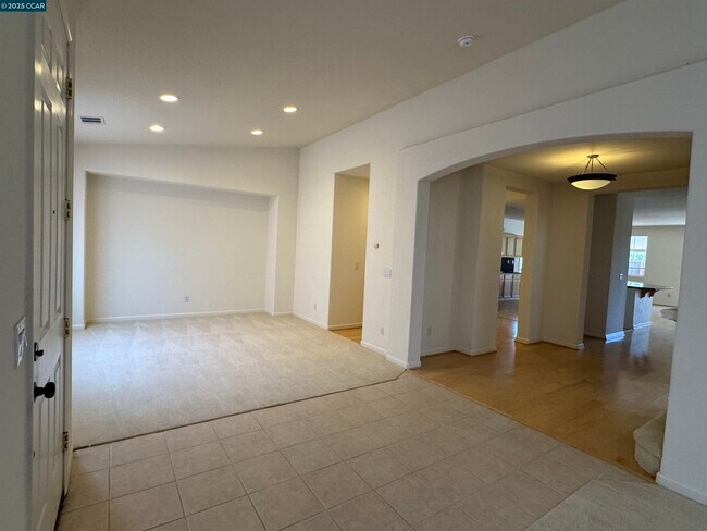 Building Photo - 4641 Palomino Way