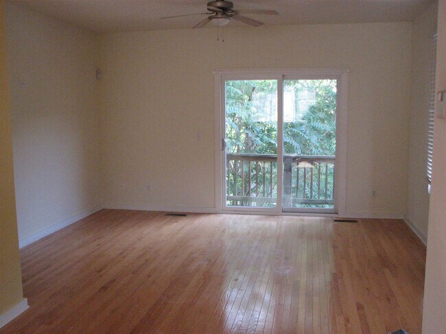 Building Photo - 1013 Linden Ave