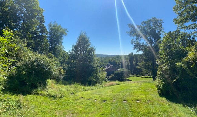 Building Photo - 37 Orchard Dr