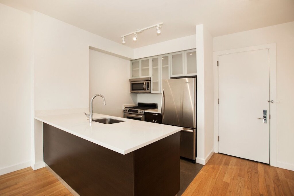 Foto principal - 808 Columbus Ave