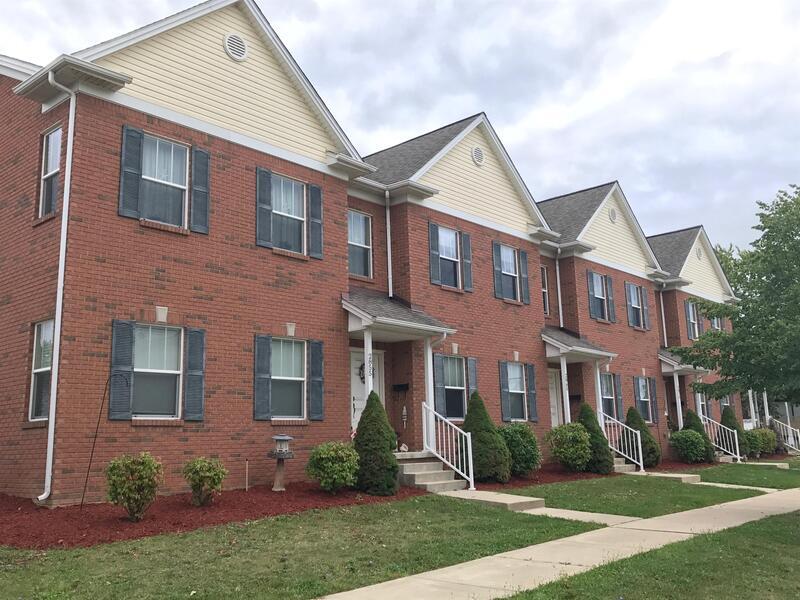 Foto principal - 2865-2885 5th St