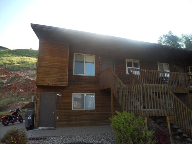 Building Photo - 1854 Hillsview Dr