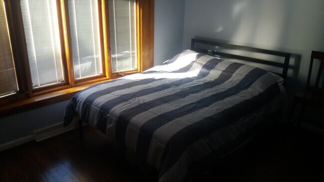 Foto del edificio - 37 Alexandria Dr