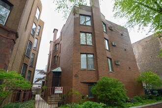 Building Photo - 622 W Wellington Ave