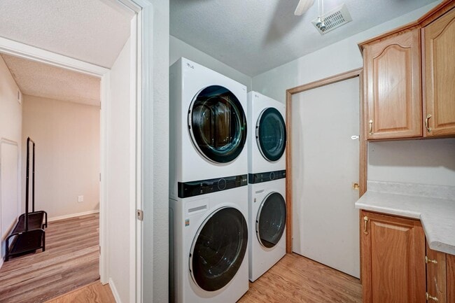 Building Photo - 5124 W Harmont Dr