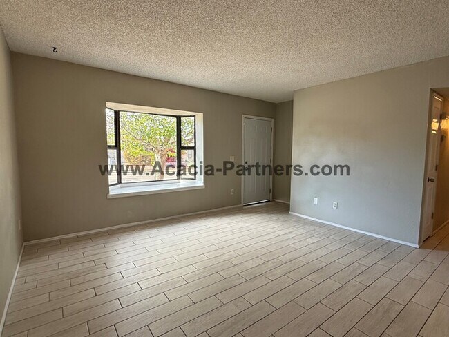 Building Photo - Four Bedroom Home Located in East Tucson Neighborhood