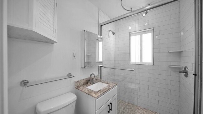 Foto del edificio - 547 W San Juan Ave