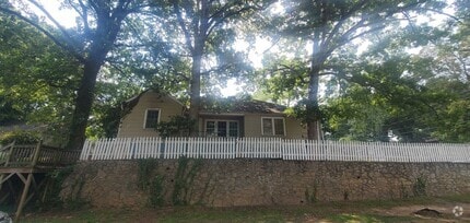 Building Photo - 2530 Ivy Ave