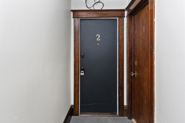 Foto del edificio - 276 E Broadway