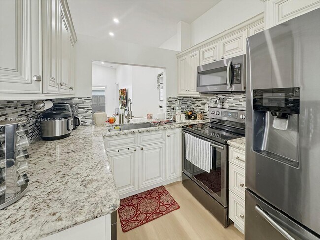 Foto del edificio - 10831 SW 159th Terrace
