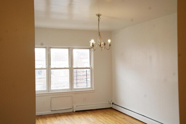 Building Photo - 644 B Manida Street
