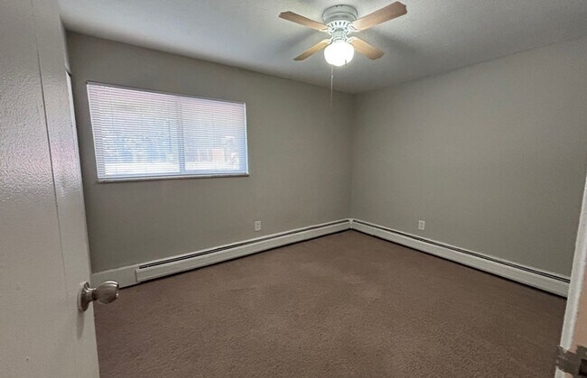 Building Photo - 550 Lowell Ave