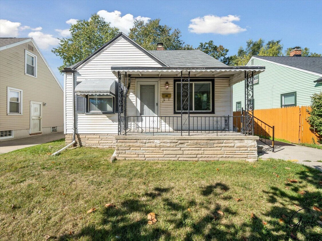 Foto principal - 3 Bedroom - 1 Bath - $1300