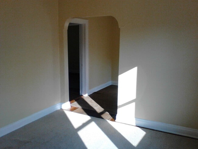 Building Photo - Move in nready home in Hampton VA