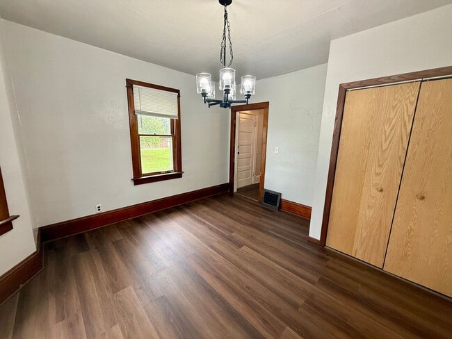 Building Photo - 312 W Arnold St