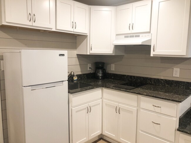 Building Photo - 1314 Golf Links Rd