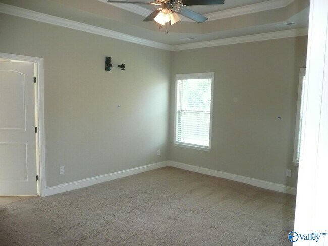 Building Photo - 267 New Bristol Ln