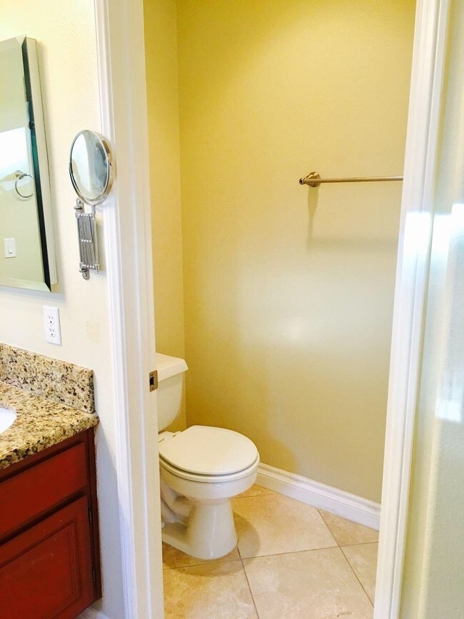 Building Photo - 2 Walnut Dr