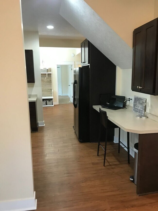 Foto del edificio - 4 Bedroom, 2 Bath Home available July 2025...
