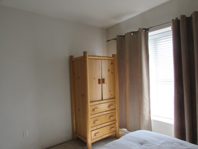 Foto del edificio - 1212 Walnut Ave