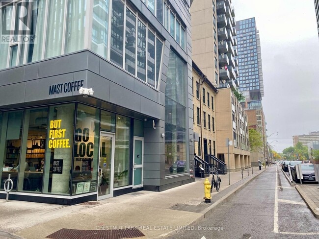 Building Photo - 68 Shuter St