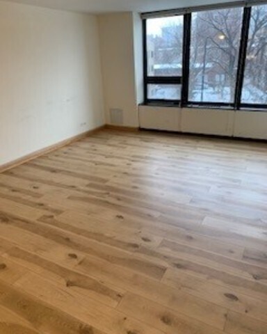 Foto del edificio - 3930 N Pine Grove Ave