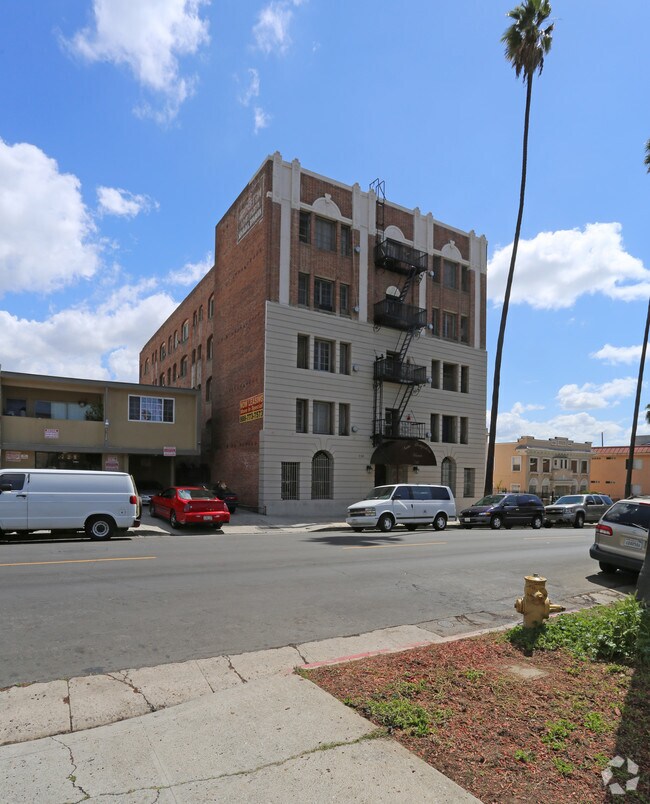 Building Photo - New Hampshire Manor