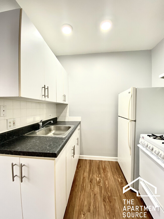 Foto del edificio - 4241 N Kenmore Ave